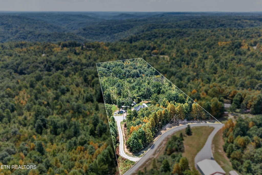 Photo of 40480 Indian Creek Tr, Crawford, TN 38554 (MLS # 1354575)