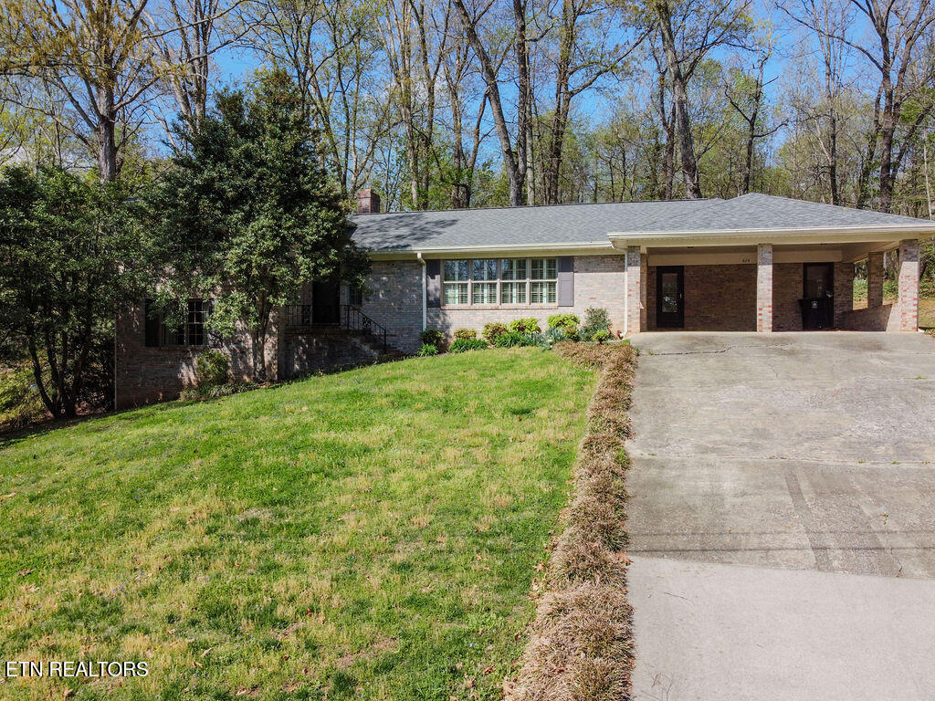624 Pinecrest Drive
