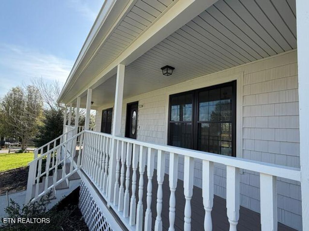 Photo of 128 Pheasant Rd, Clinton, TN 37716 (MLS # 1334817)