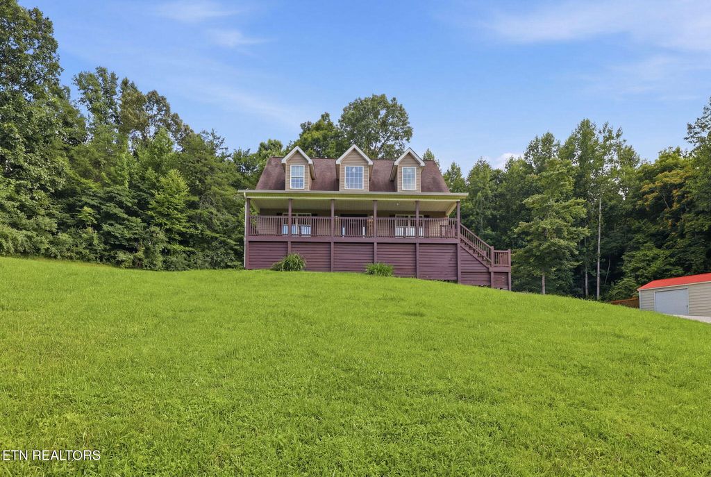 Photo of 555 New Clear Branch Rd, Rocky Top, TN 37769 (MLS # 1348492)