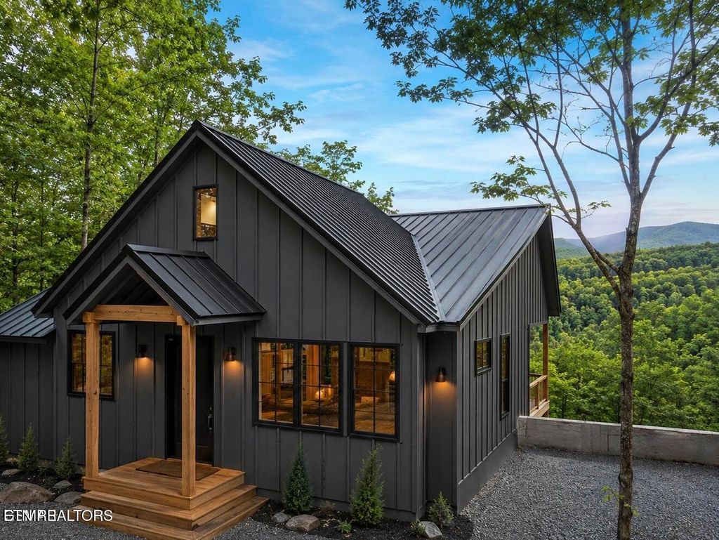 Photo of 4076 Ridgeback Lane, Sevierville, TN 37862 (MLS # 1340641)