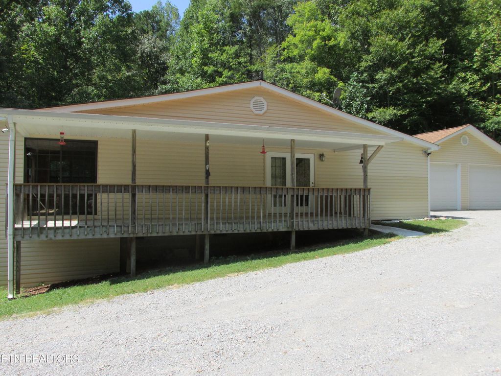 Photo of 713 E Millers Cove Rd, Walland, TN 37886 (MLS # 1276040)