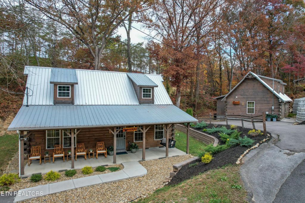 Photo of 507 Golf Rd, Pigeon Forge, TN 37863 (MLS # 1327378)