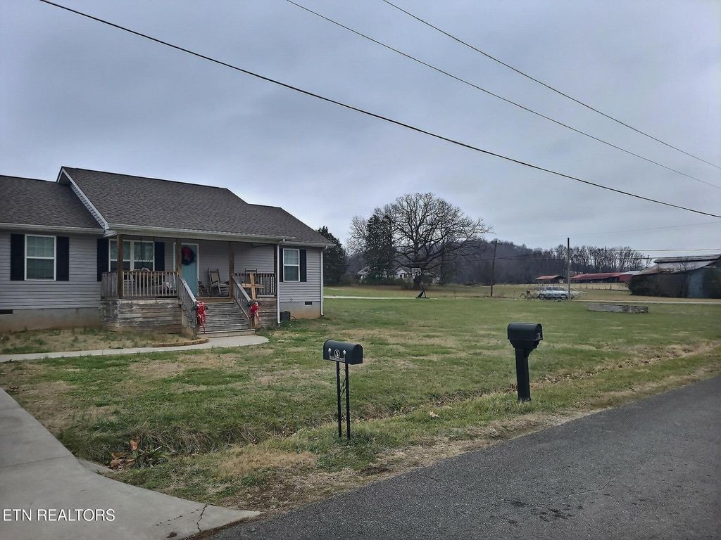 Photo of 106 Cherokee Circle, Madisonville, TN 37354 (MLS # 1325756)