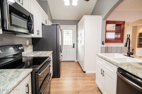 Tiny photo for 538 Foster Rd, Lenoir City, TN 37771 (MLS # 1325350)