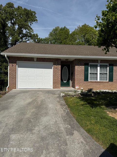 Photo of 6430 Bakersfield Way, Knoxville, TN 37918 (MLS # 1338431)
