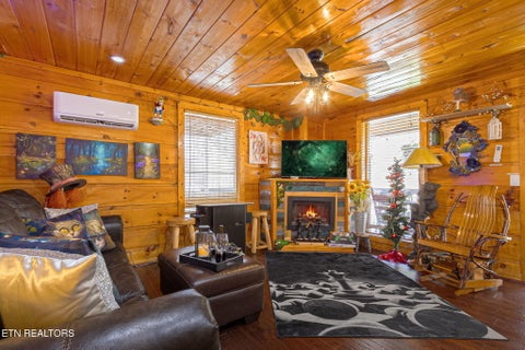 Tiny photo for 4428 Grindstone Ridge Rd, Pigeon Forge, TN 37863 (MLS # 1359976)