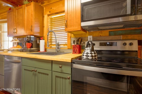 Tiny photo for 4428 Grindstone Ridge Rd, Pigeon Forge, TN 37863 (MLS # 1359976)