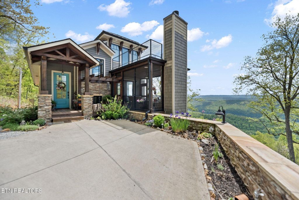 Photo of 1359 Chimney Rock Rd, New Tazewell, TN 37825 (MLS # 1261003)