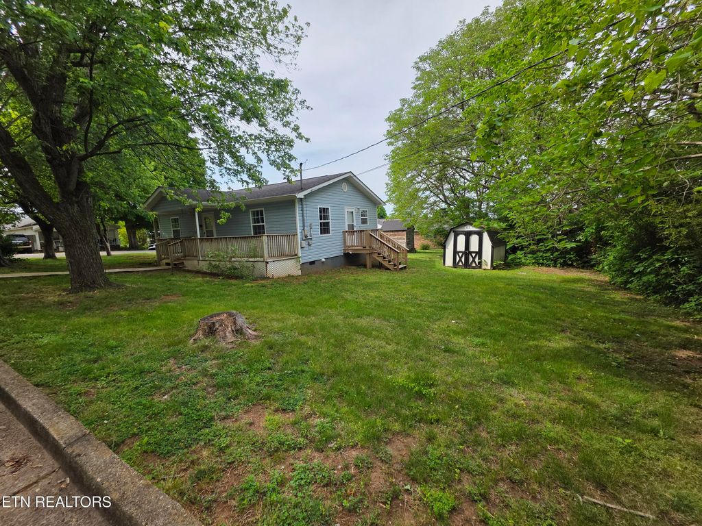 Photo of 1011 Bon St, Lenoir City, TN 37771 (MLS # 1340061)
