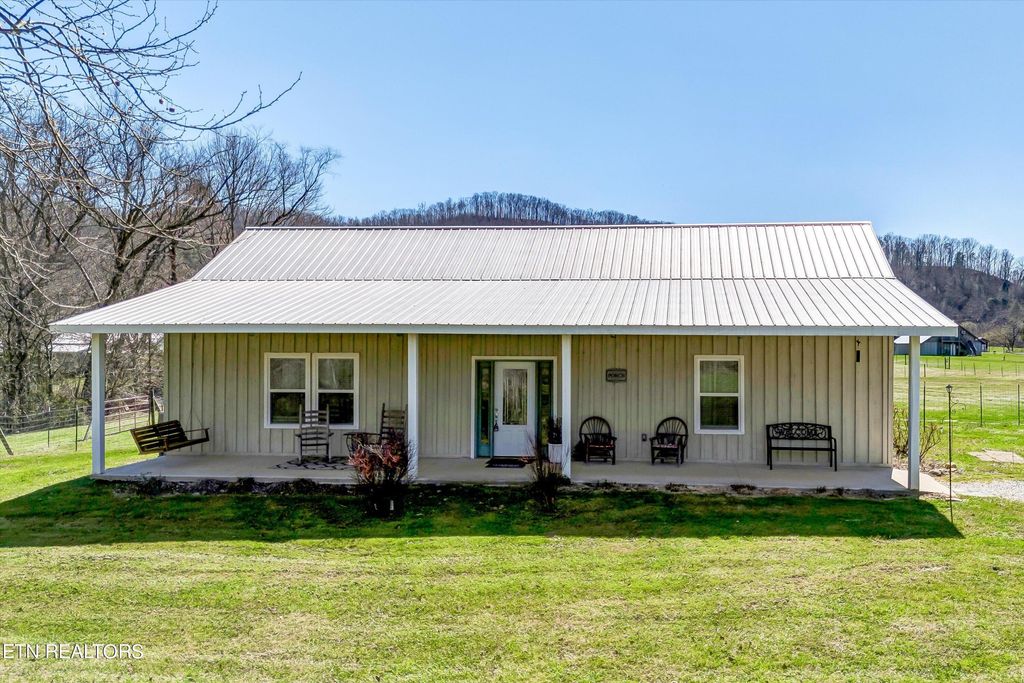 Photo of 162 Floyd Jeffers Rd, Huntsville, TN 37756 (MLS # 1256963)