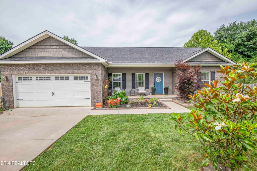 Photo of 2000 Country Brook Lane, Knoxville, TN 37921 (MLS # 1345939)