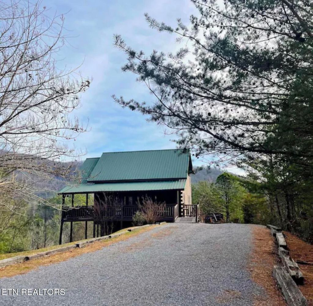 Photo of 909 Fawn Hollow Tr, Townsend, TN 37882 (MLS # 1339697)