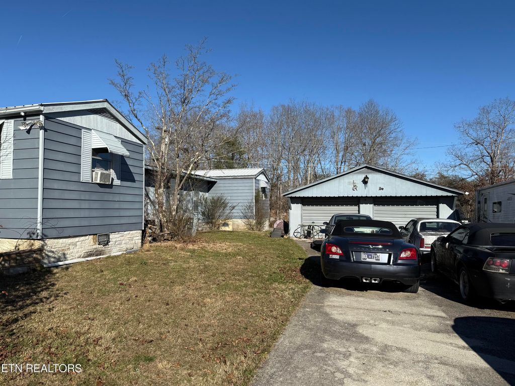 Photo of 9253 Cherokee Tr, Crossville, TN 38572 (MLS # 1324710)