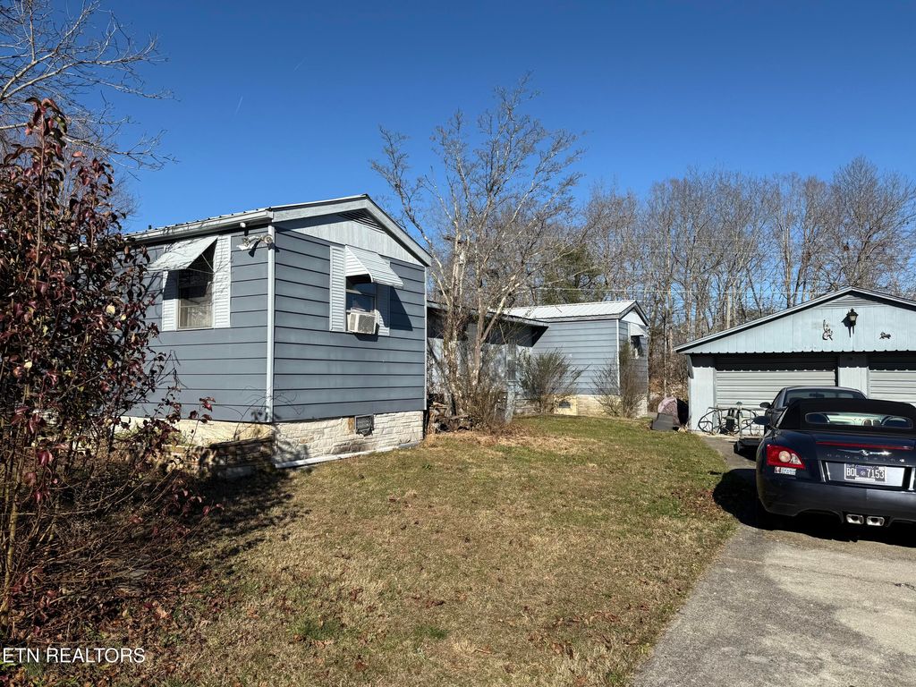 Photo of 9253 Cherokee Tr, Crossville, TN 38572 (MLS # 1324710)