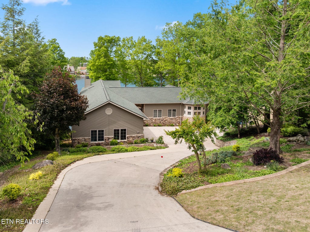 Photo of 43 Markham Terrace, Crossville, TN 38558 (MLS # 1358540)