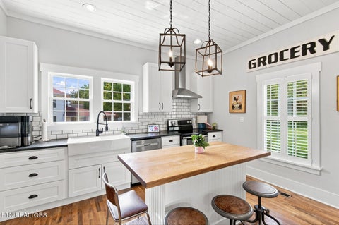 Tiny photo for 1905 Spring St, Powell, TN 37849 (MLS # 1357309)