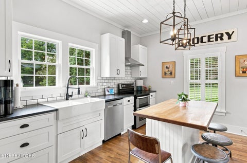 Tiny photo for 1905 Spring St, Powell, TN 37849 (MLS # 1357309)