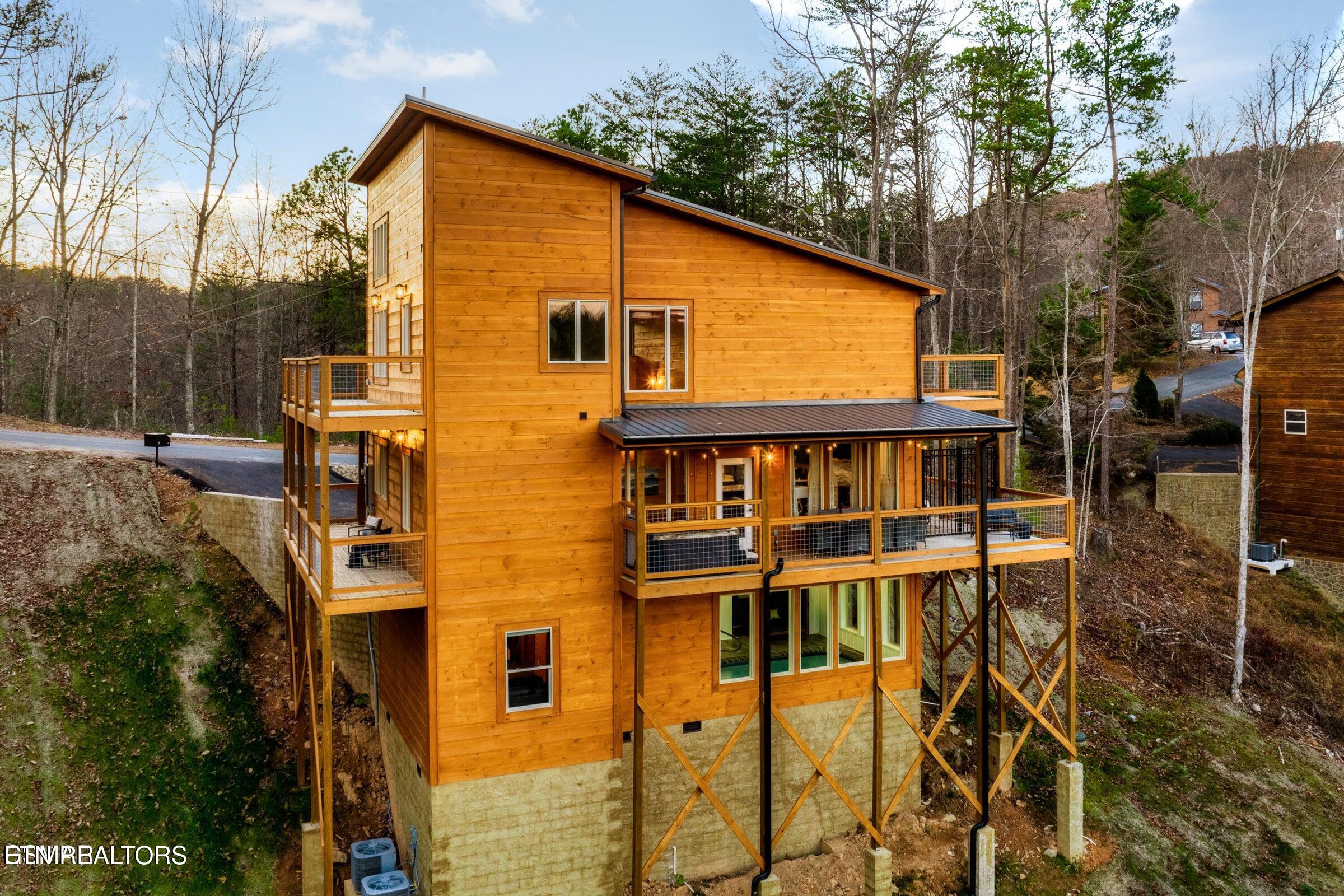 4164 Chamberlain Lane