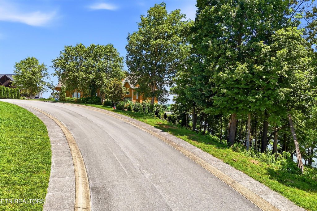 Photo of 2127 Majestic Circle, Dandridge, TN 37725 (MLS # 1346138)