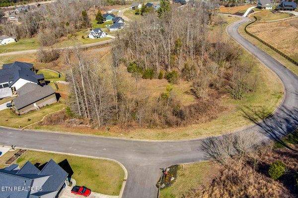 132 BLACK OAK DR, OAK RIDGE, TN 37830 - Image 1852d53ff1a1fe5bf0bc4fb7d4d96314/2310326102