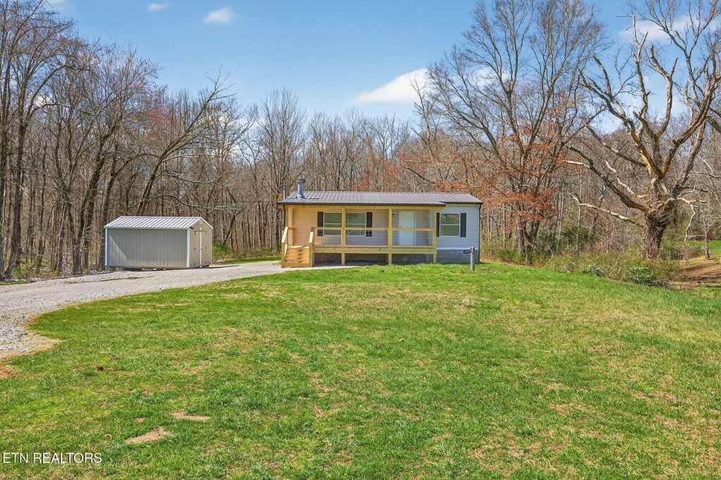 Photo of 4657 Creston Rd, Crossville, TN 38571 (MLS # 1333975)