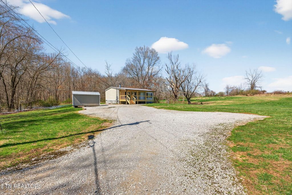 Photo of 4657 Creston Rd, Crossville, TN 38571 (MLS # 1333975)
