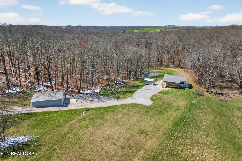 Photo of 4657 Creston Rd, Crossville, TN 38571 (MLS # 1333975)