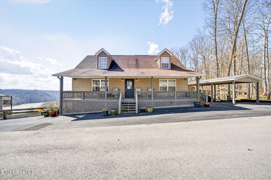Photo of 1020 Eastridge Drive, Byrdstown, TN 38549 (MLS # 1332166)