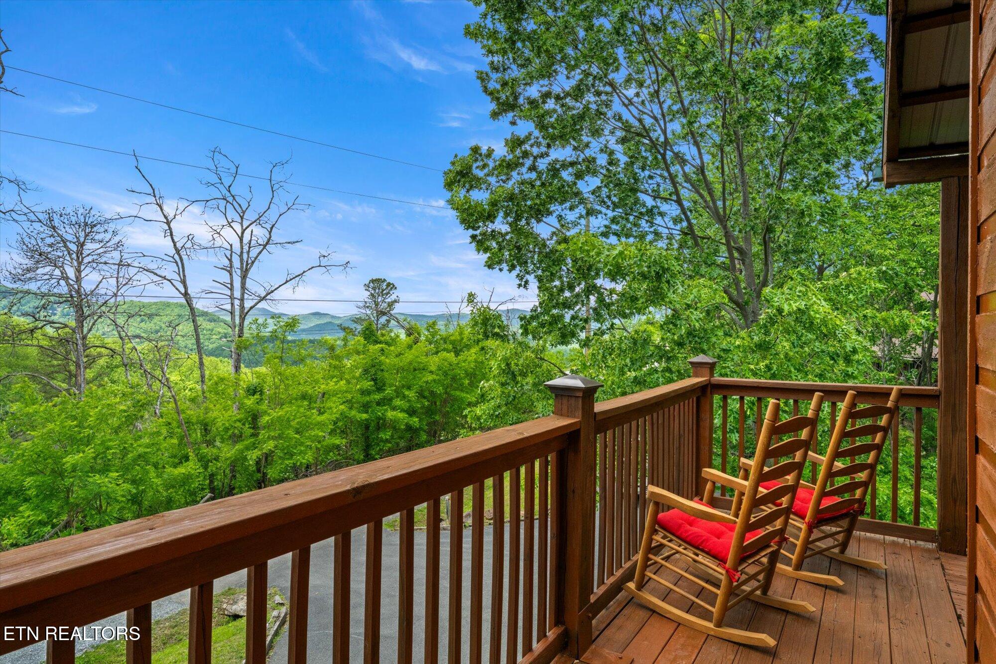 3216 Emerald Springs Loop