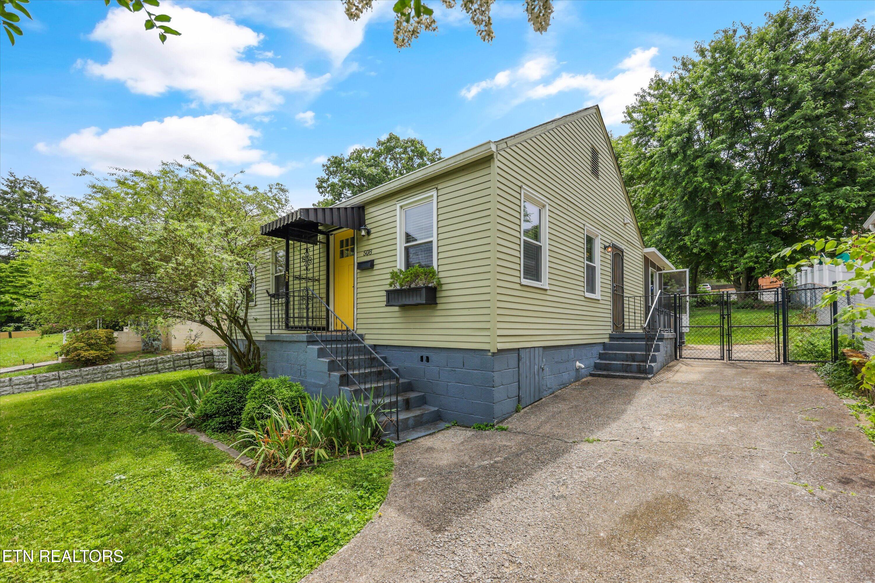 Photo 1 of 37 — 508 E Columbia Ave, Knoxville, TN 37917