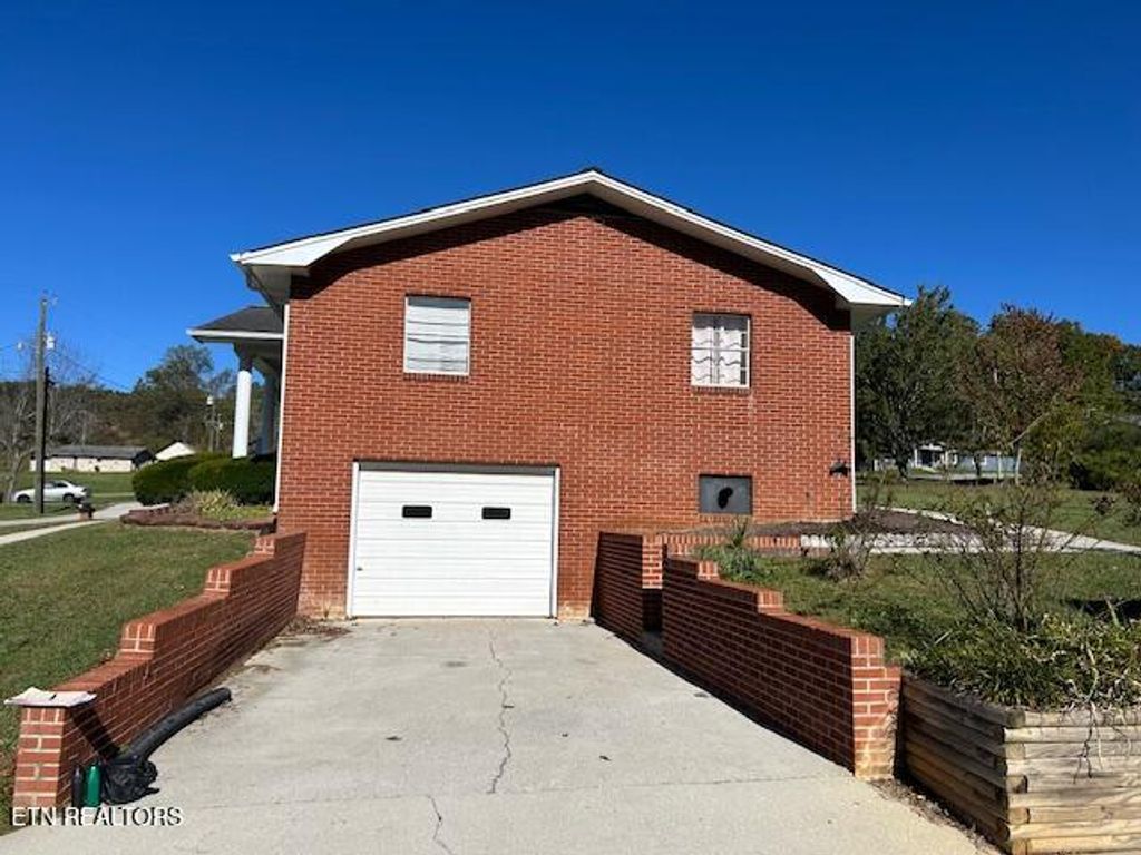 Photo of 375 Russell Drive, Maynardville, TN 37807 (MLS # 1319513)