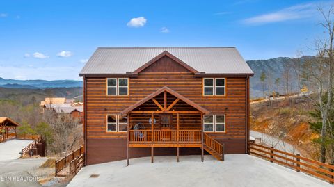 Photo of 2629 Jerusalem Way, Sevierville, TN 37876 (MLS # 1328363)