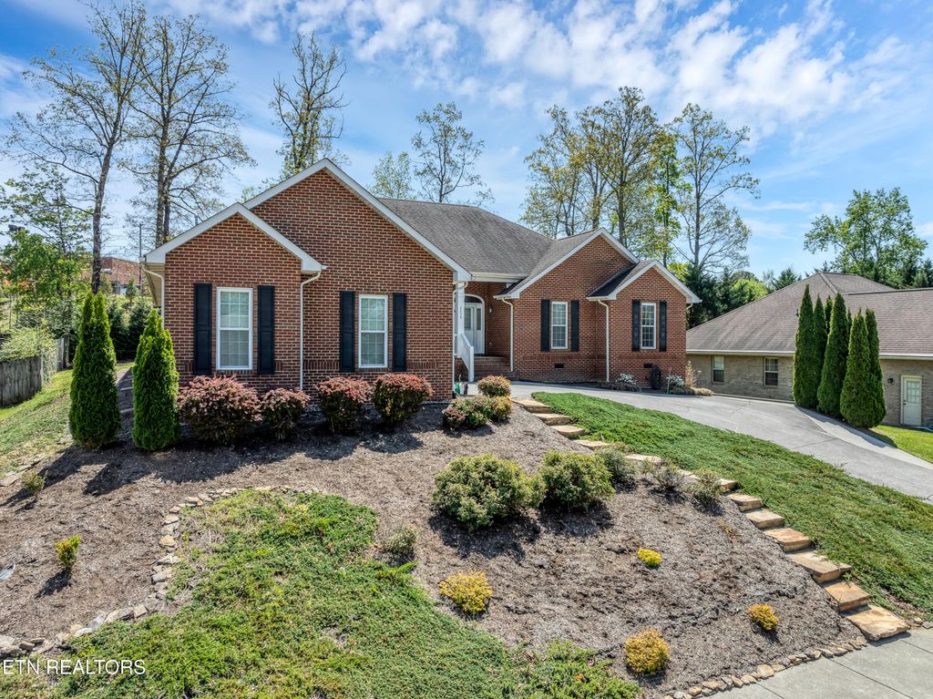 Photo of 2259 Argonne Drive, Maryville, TN 37804 (MLS # 1336508)