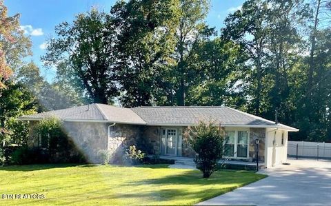 5109 KESTERWOOD Drive Knoxville TN 37918