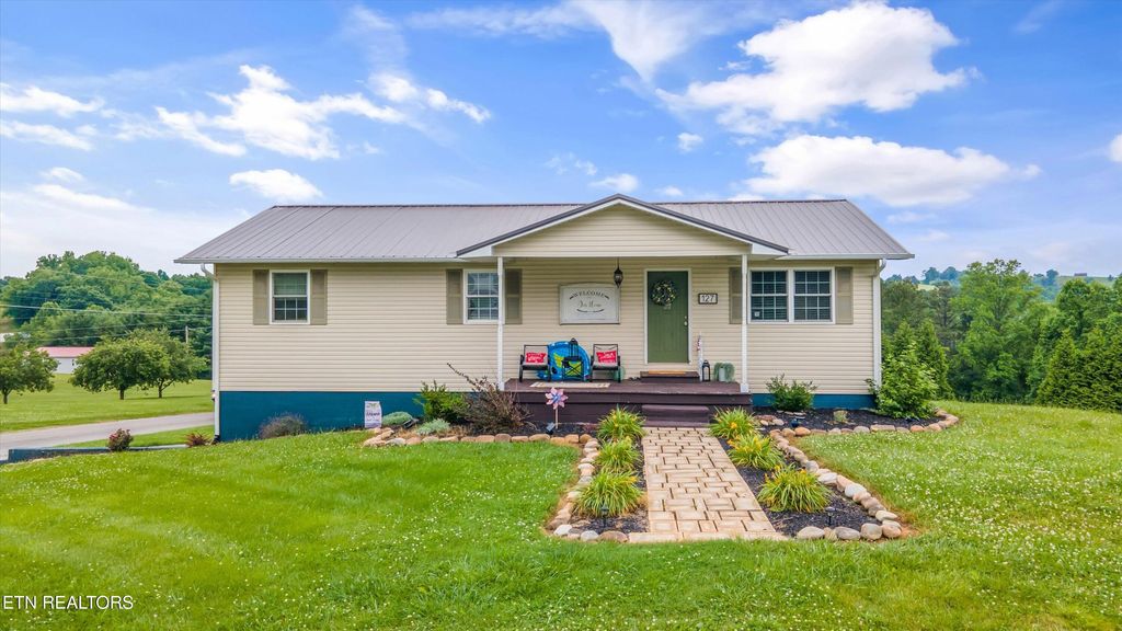 Photo of 127 Jonathan Lane, New Tazewell, TN 37825 (MLS # 1293260)