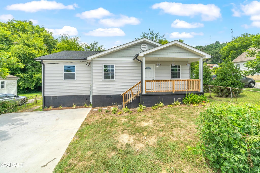 Photo of 1123 Texas Ave, Knoxville, TN 37921 (MLS # 1235312)