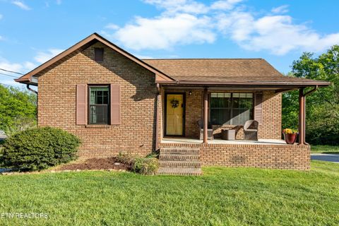 Photo of 939 Fowler St, Clinton, TN 37716 (MLS # 1336752)