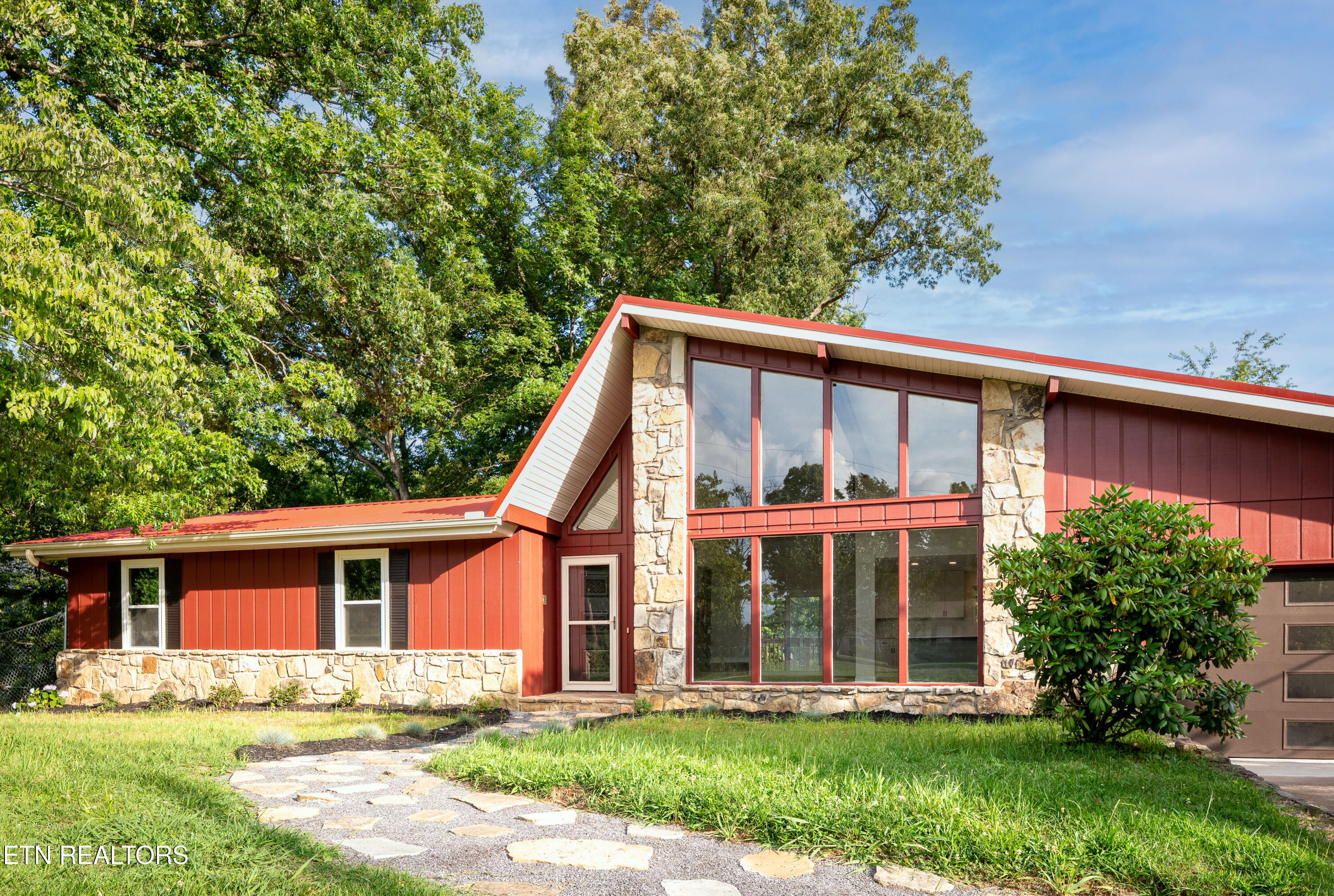 1126 Smokyview Drive