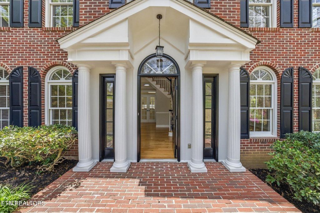 Photo of 48 Rivers Run Way, Oak Ridge, TN 37830 (MLS # 1335078)