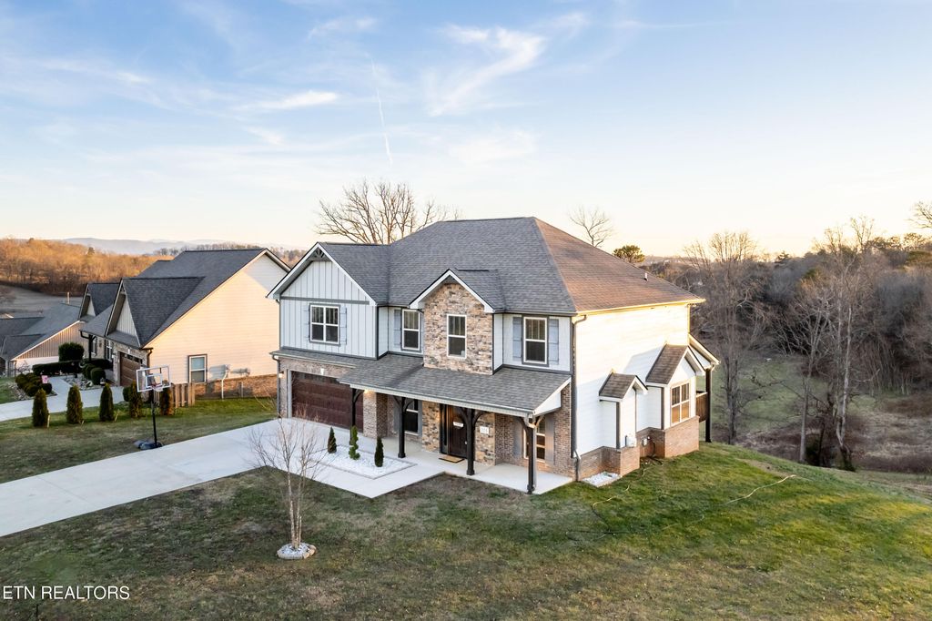 Photo of 221 Montgomery Farms Drive, Friendsville, TN 37737 (MLS # 1252162)