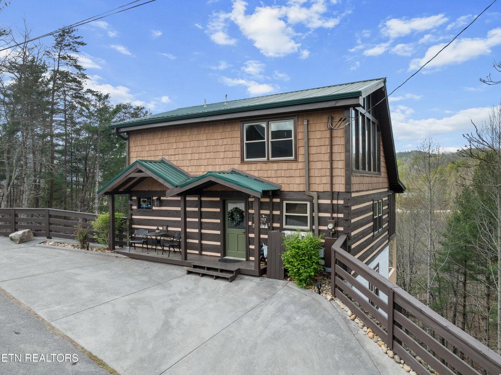 Photo of 219 Tolliver Tr, Townsend, TN 37882 (MLS # 1322780)