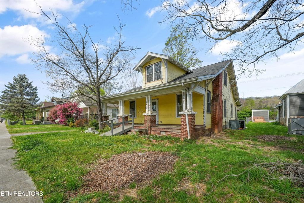 Photo of 227 E Morelia Ave, Knoxville, TN 37917 (MLS # 1334893)