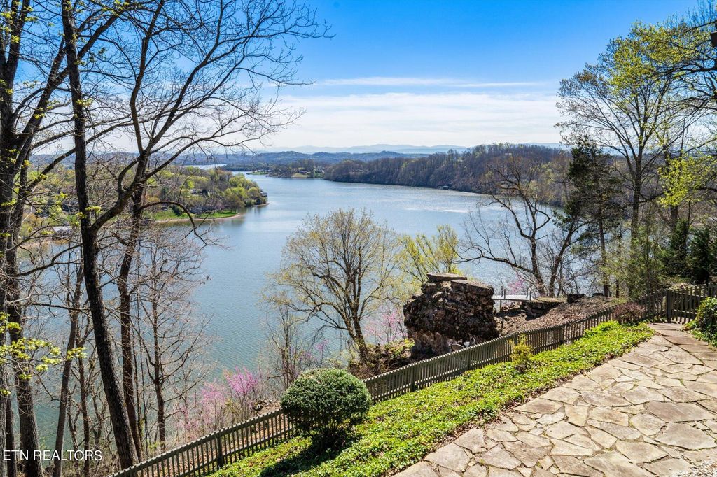 Photo of 1028 Parks Ferry Rd, Friendsville, TN 37737 (MLS # 1276554)