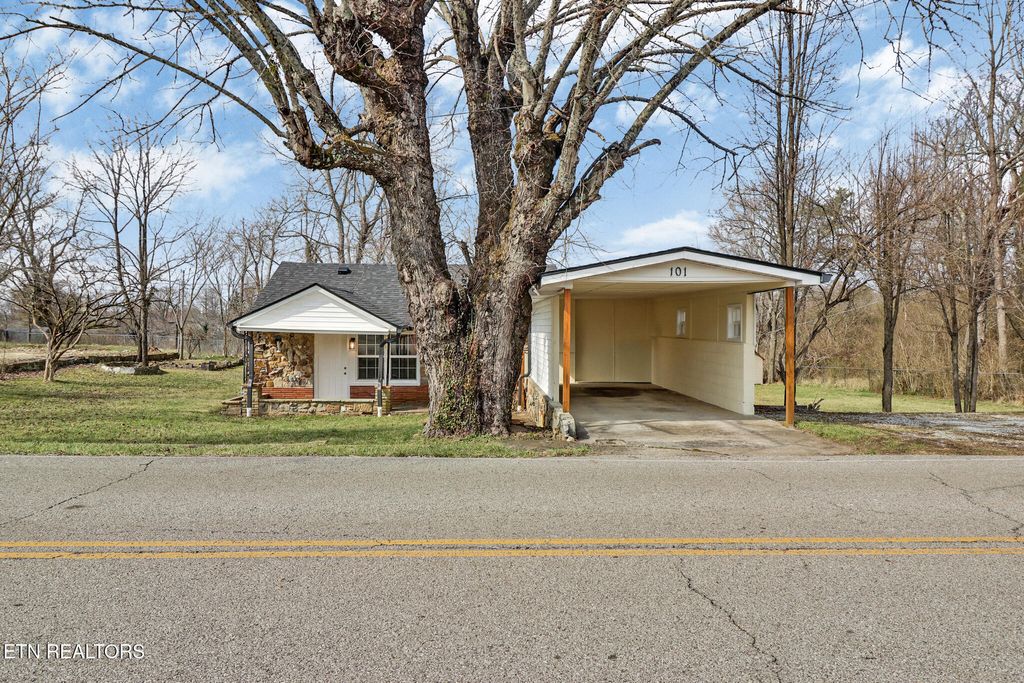 Photo of 101 Dayton Ave, Crossville, TN 38555 (MLS # 1330859)
