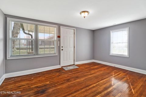 Tiny photo for 101 Dayton Ave, Crossville, TN 38555 (MLS # 1330859)