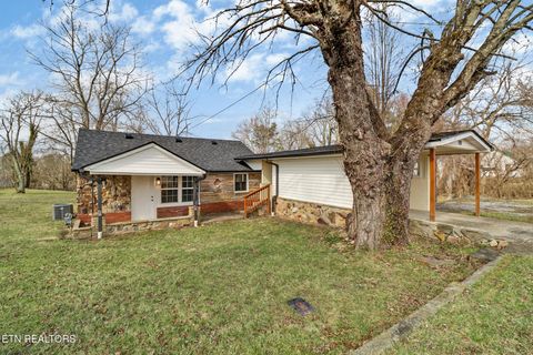 Photo of 101 Dayton Ave, Crossville, TN 38555 (MLS # 1330859)