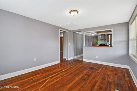 Tiny photo for 101 Dayton Ave, Crossville, TN 38555 (MLS # 1330859)