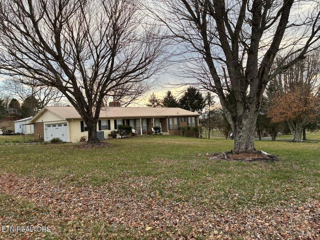 Photo of 112 Woodland Drive, Sweetwater, TN 37874 (MLS # 1330177)