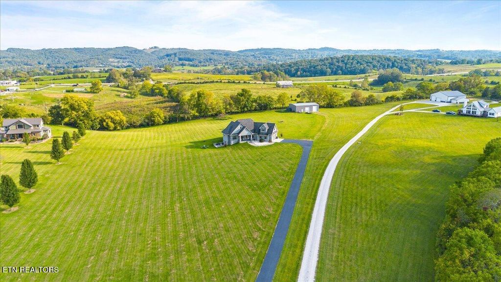Photo of 1126 Cross Valley Rd, LaFollette, TN 37766 (MLS # 1315638)
